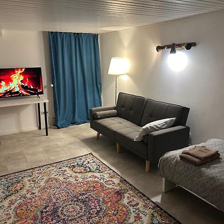 Souterrain Wohnung In Der Naehe Vom Duesseldorfer Flughafen Ratingen Exterior foto