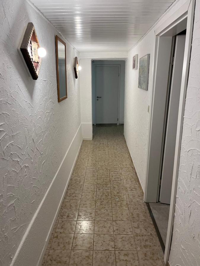 Souterrain Wohnung In Der Naehe Vom Duesseldorfer Flughafen Ratingen Exterior foto