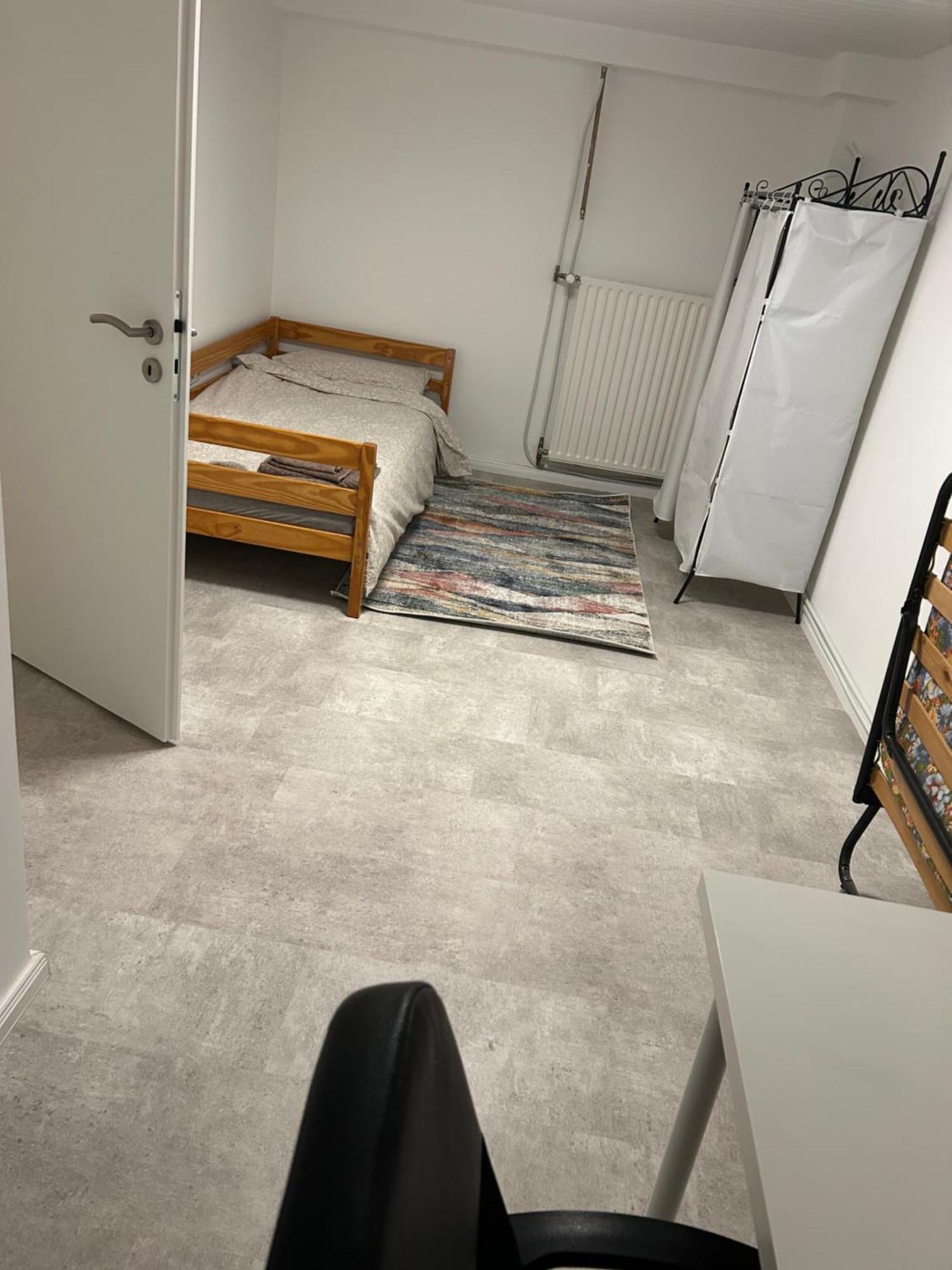 Souterrain Wohnung In Der Naehe Vom Duesseldorfer Flughafen Ratingen Exterior foto
